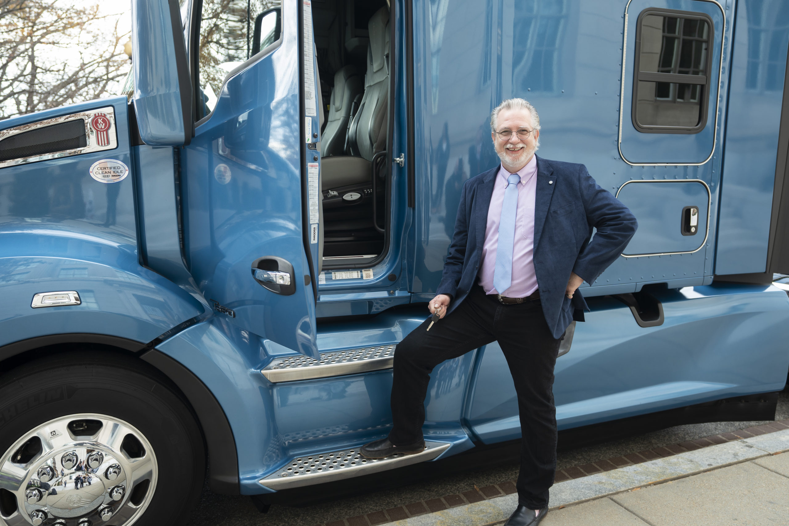 Army veteran wins 2021 Transition Trucking award